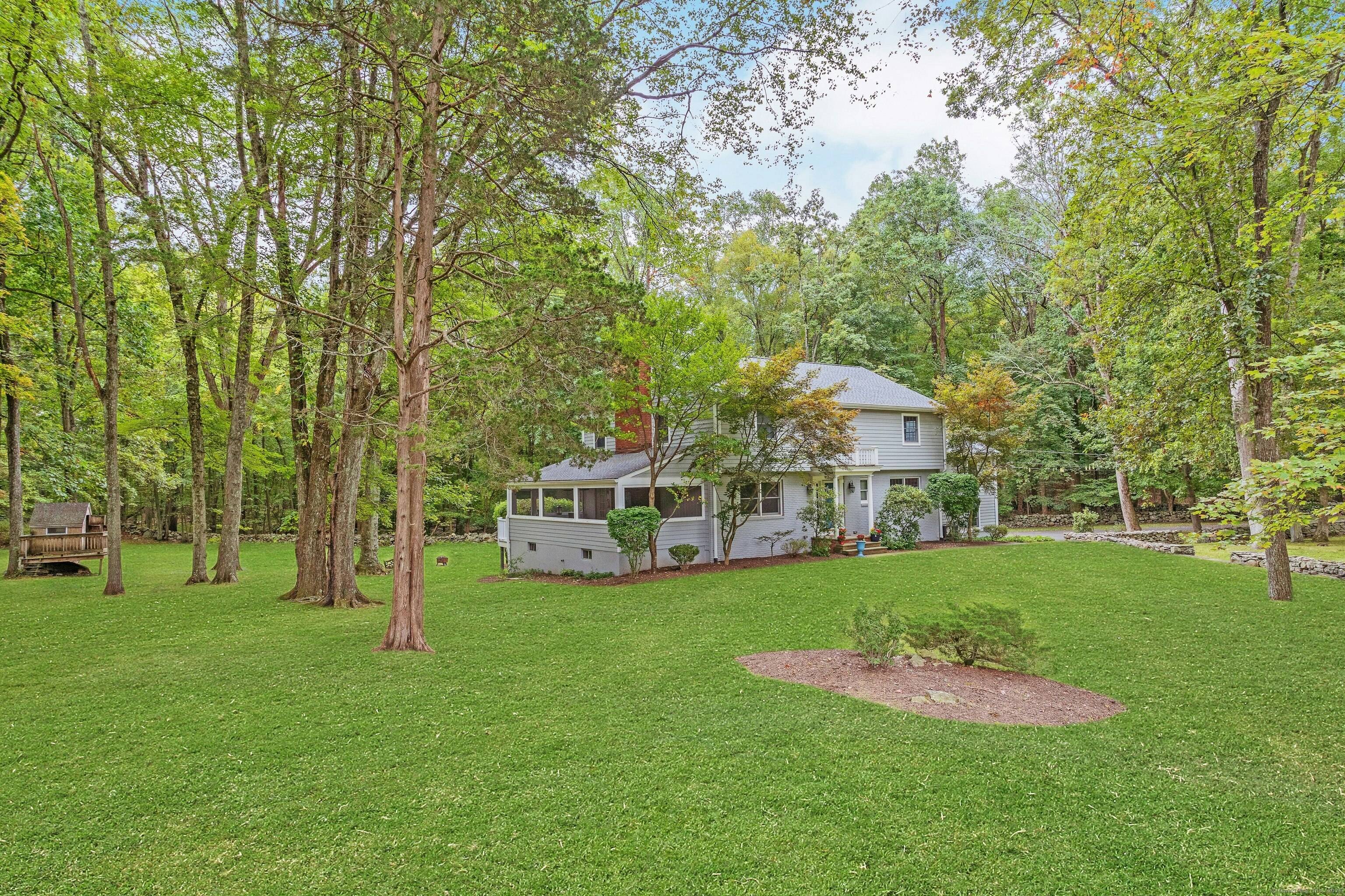 Welcome to 95 Foxwood Road !