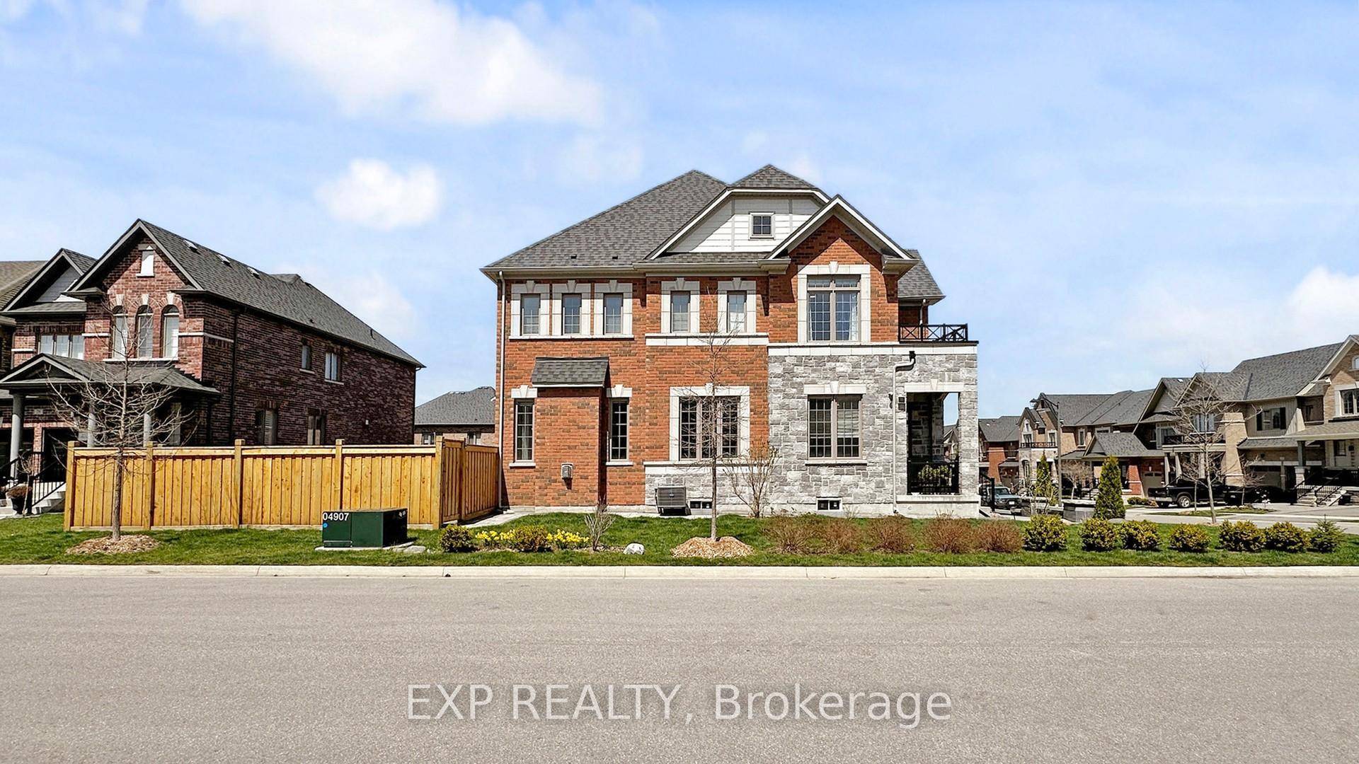 Experience luxury in this stunning, sun filled detached home, nestled on a coveted corner lot in East Gwillimbury without the inconvenience of a sidewalk.