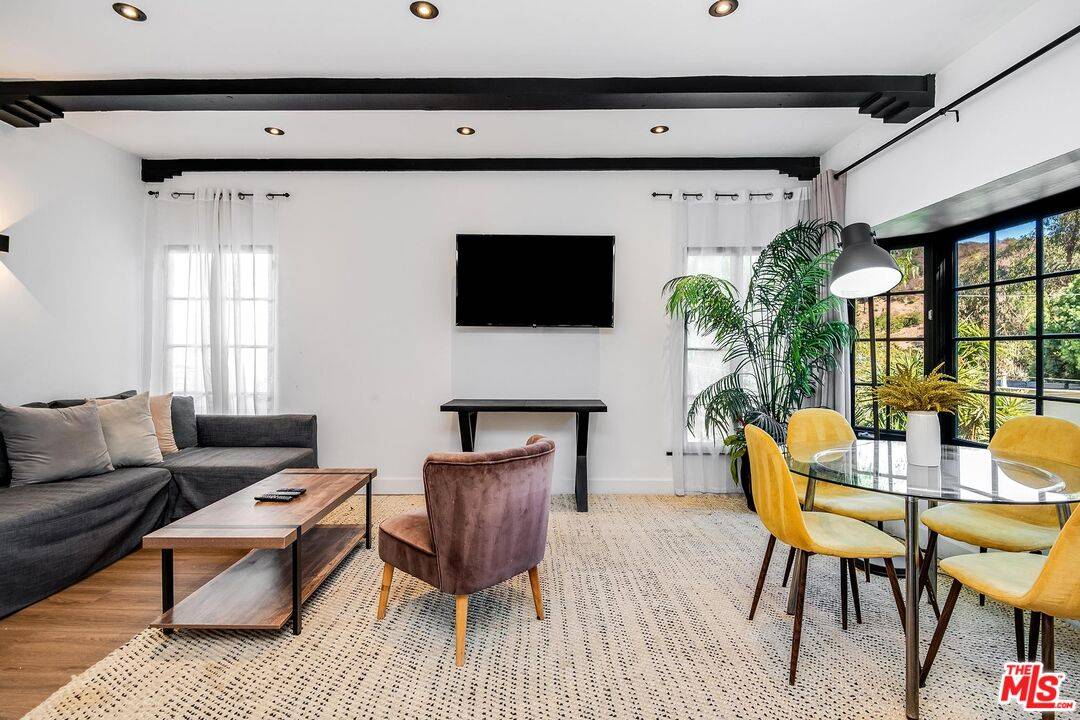 9622   Highland Gorge Dr 3BR Beverly Hills Post Office | B.H.P.O. La