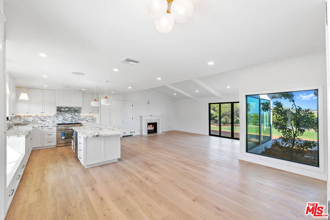 6272 Tapia Dr Malibu LA
