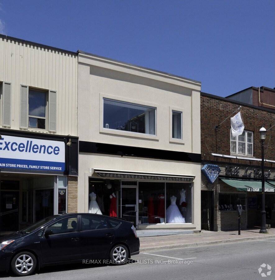 Position your business in the heart of Barrie's growing downtown core at 54 Dunlop St W an exceptional opportunity for medical, dental, wellness, or professional office use.