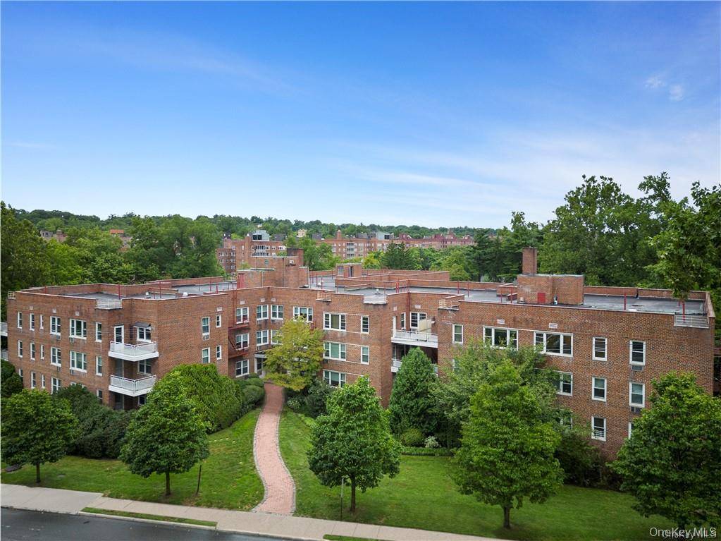 Welcome to 700 Scarsdale Avenue !