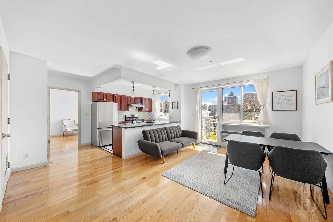 An exceptional offering in East Harlem, this one bedroom residence with a private balcony at Lexington Hill Condominiums embodies modern urban elegance.
