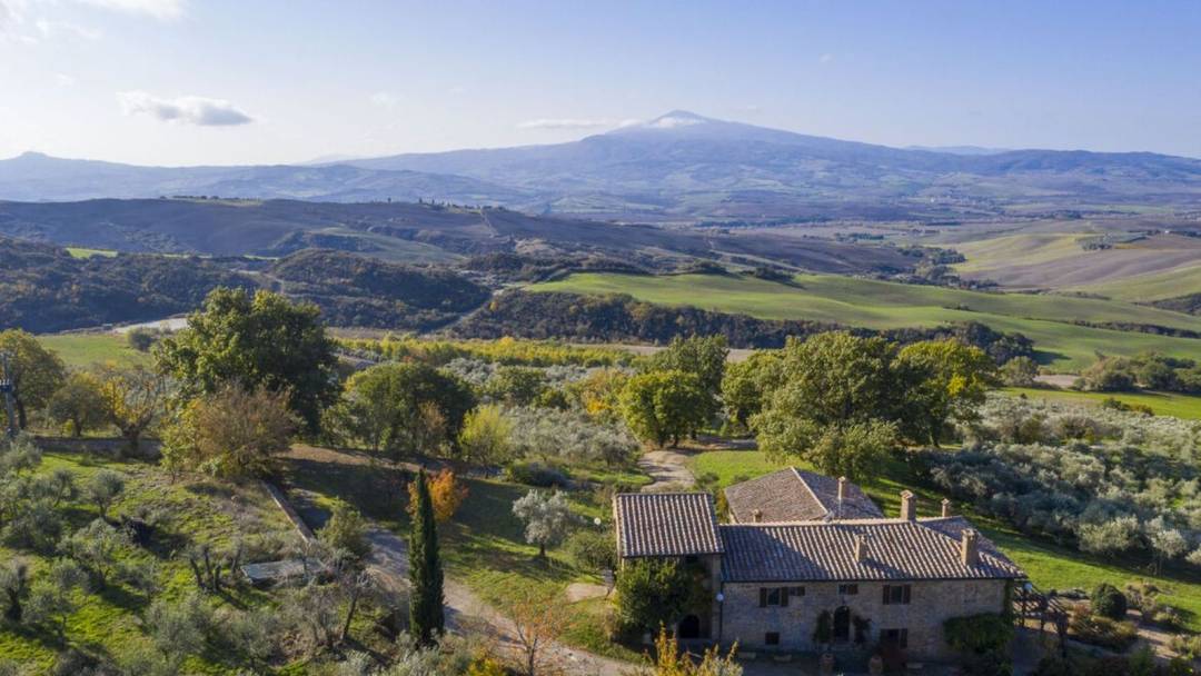 Farmhouse in PienzaTuscany among the sweet hills of Val d'Orcia. Our best properties for sale in the Val d'Orcia Pienza in Tuscany