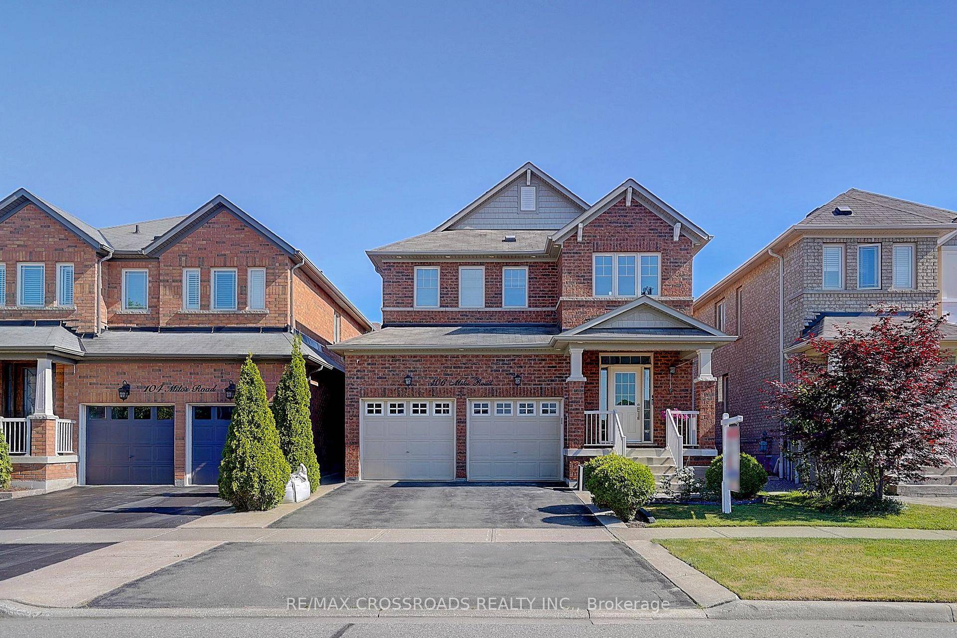 Rarely Offered ! Welcome to this One of a kind Beautifully Renovated Home Nestled In a Quiet Family Friendly Court Approx 2000sf Plus a Fully Finished Bsmt This Freshly Painted ...