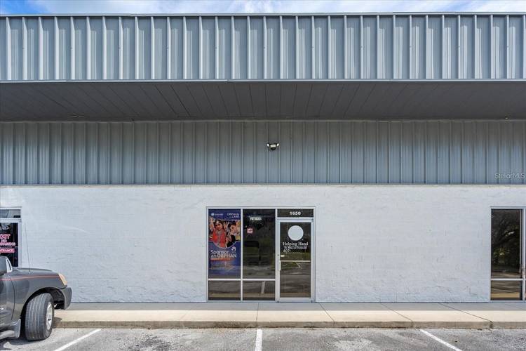 Exceptional commercial lease opportunity at Tropic Park Drive !