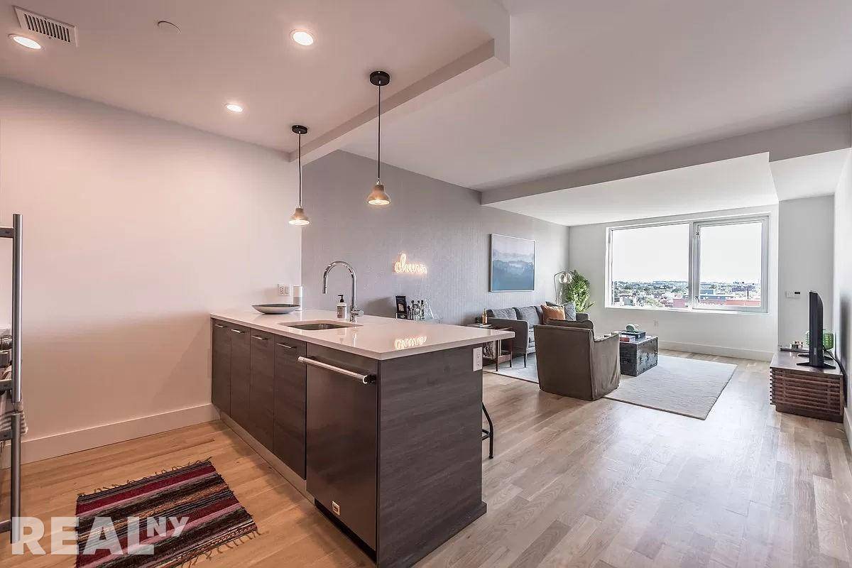 Unique to Brooklyn Heights, 241 Atlantic offers sprawling new development layouts, featuring full sized kitchens complemented by white quartz counter tops, soft touch closing cabinets custom made in Italy, with ...