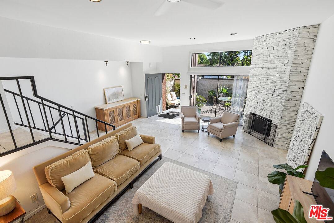 4631   Alla Rd 2BR Marina Del Rey La