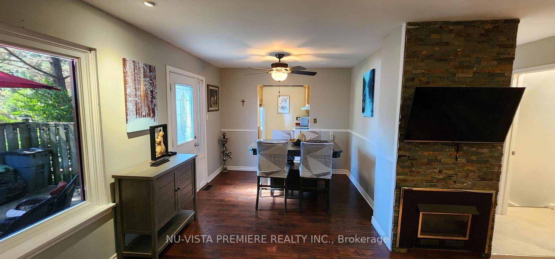 Cozy condo home in Whitehills close to all amenities.
