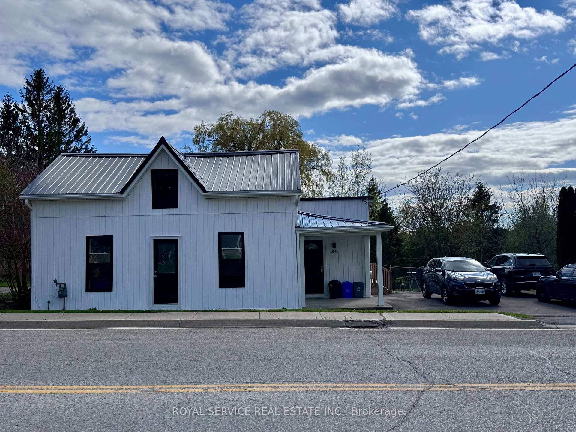 Charming 3 Bedroom Home with Spacious Yard in ColborneWelcome to this lovely 3 bedroom, 2 bathroom home nestled in the heart of Colborne.