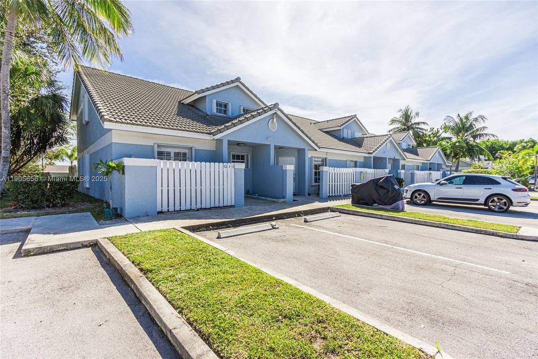 Live the ultimate South Florida lifestyle just minutes from the beach !