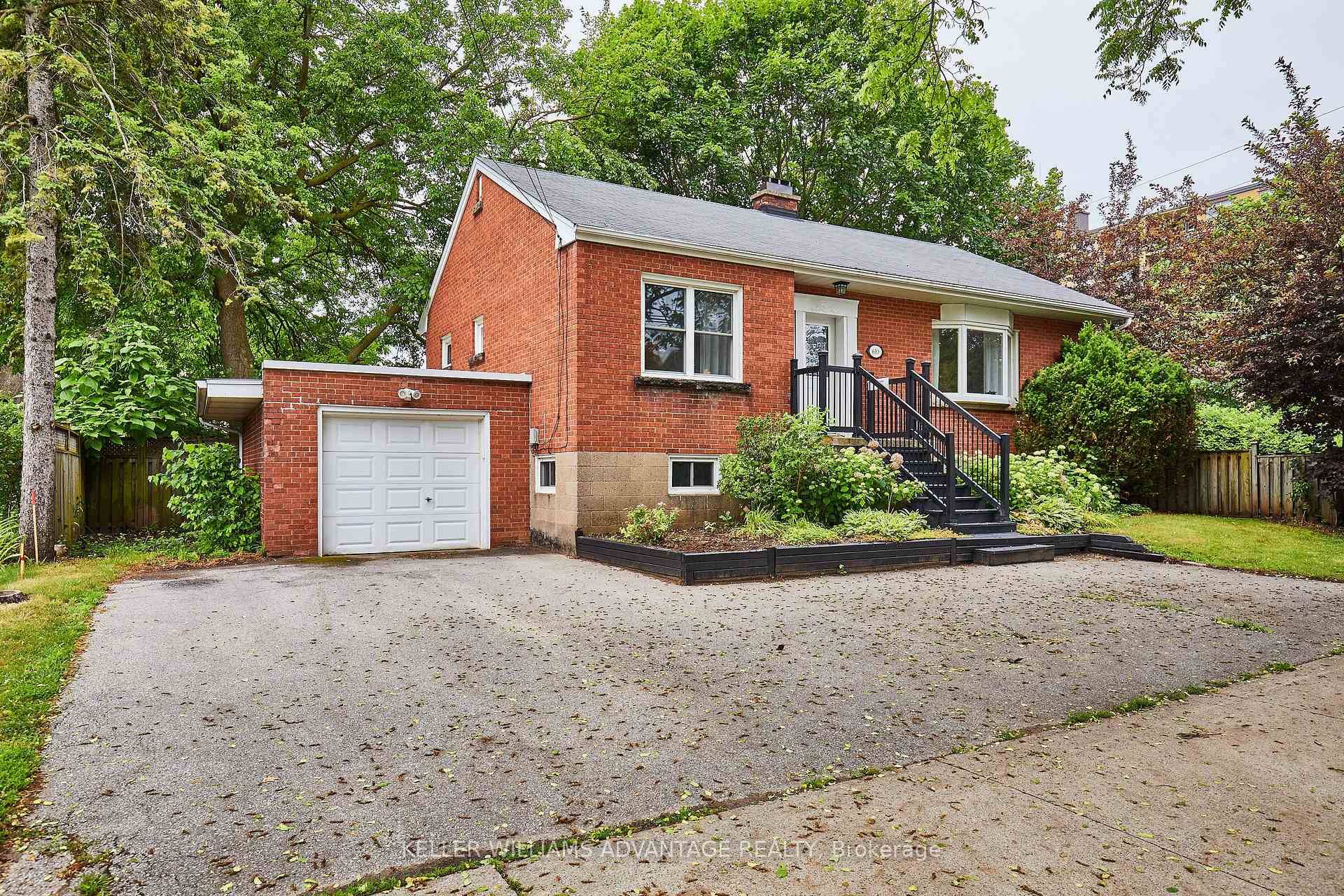 An exceptional opportunity to own a detached home in one of Burlington's most convenient and family oriented neighbourhoods.