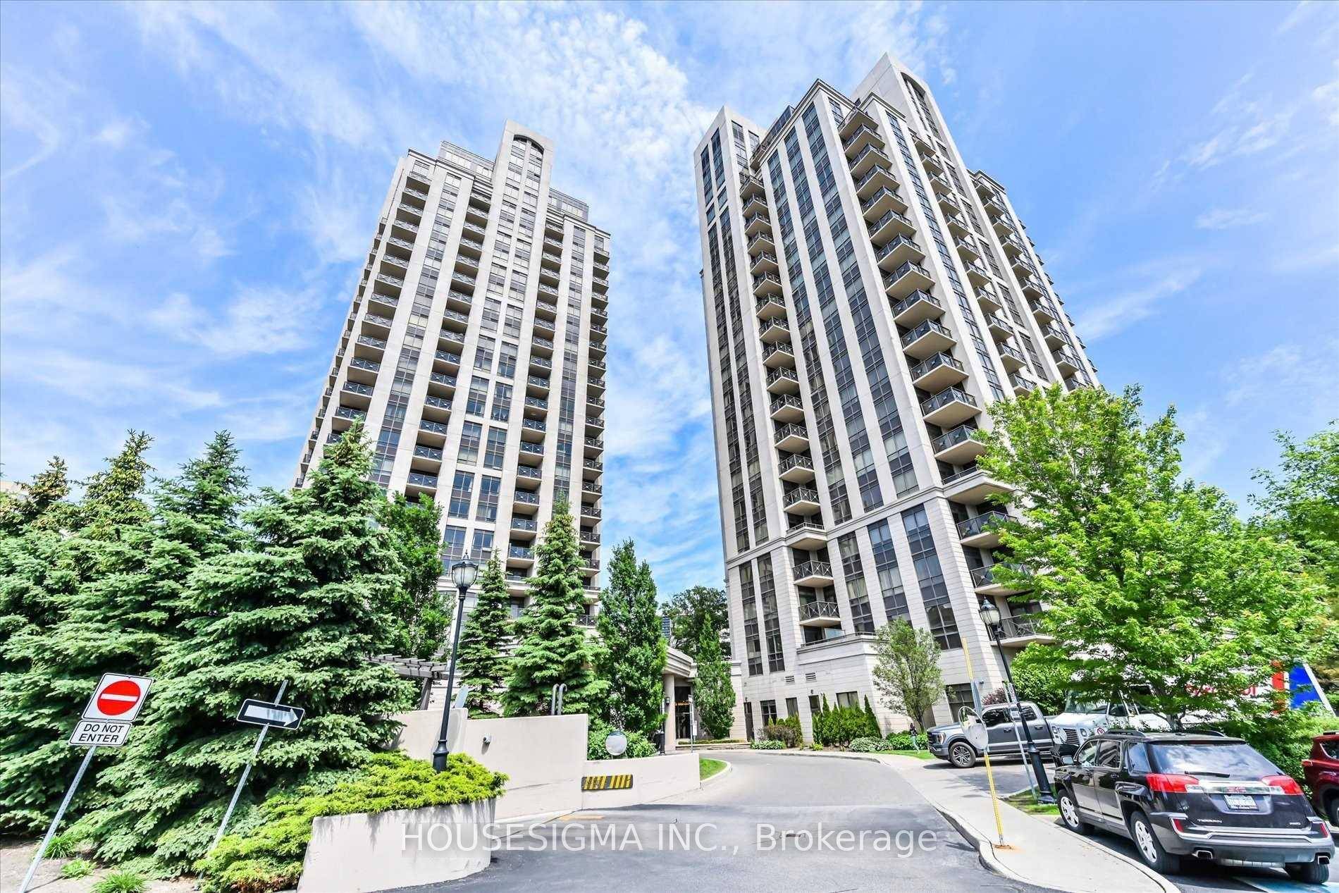 Bright amp ; Spacious Corner Suite In The Luxury Rosewood Condos !