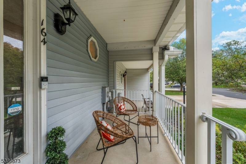 One of the best quiet cul de sac location in Princeton Village townhome !
