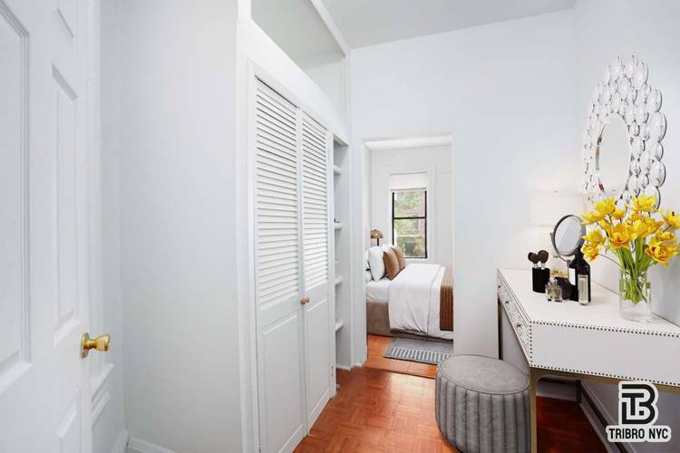 A bright and roomy railroad style 2 bedroom located just steps from Brooklyn Bridge Parks Pier 6 and the NYC Ferry.