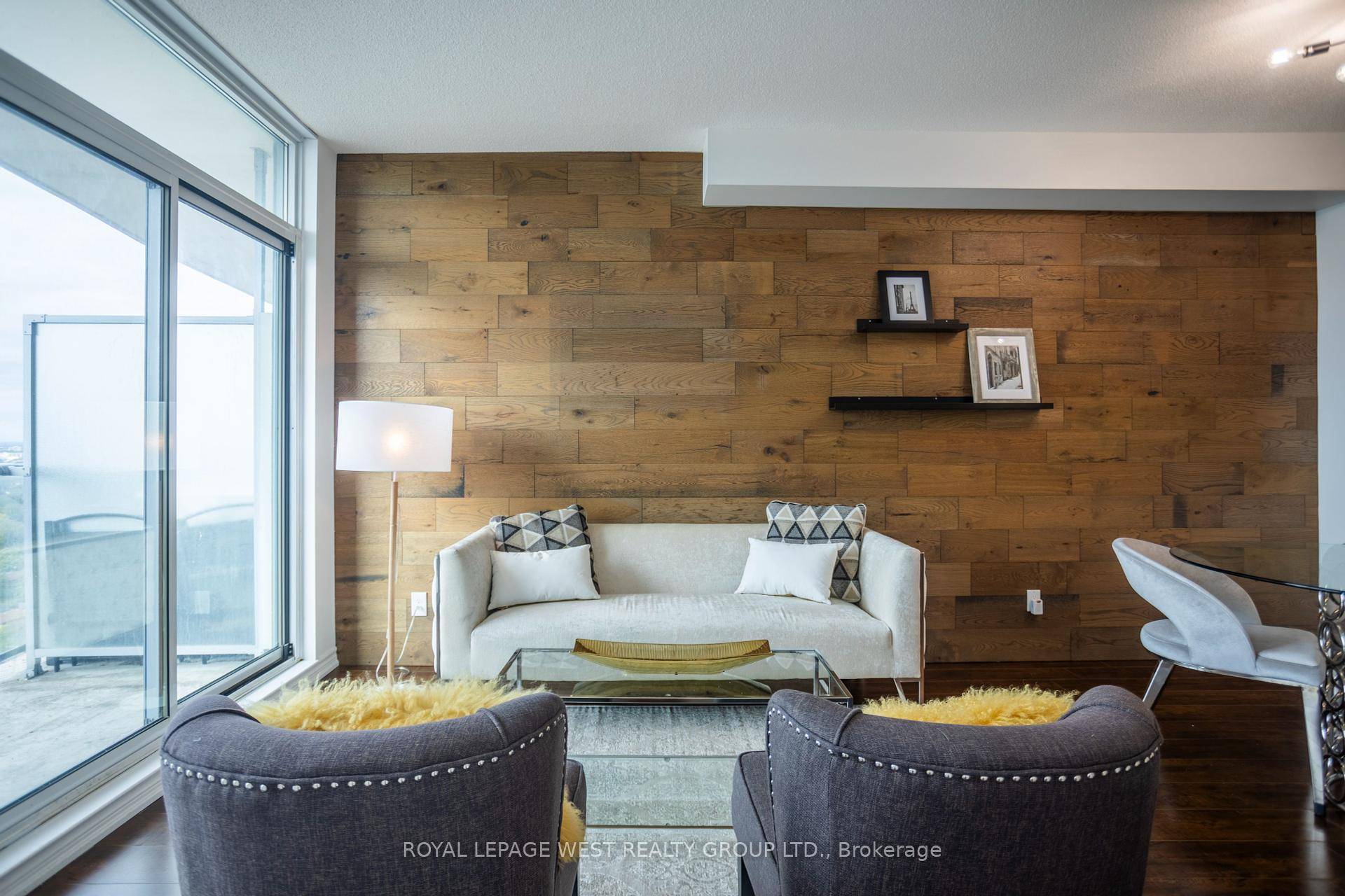 Spacious 1 1 condo with 9' ceilings, unobstructed views, and a versatile denideal as a second bedroom or home office.