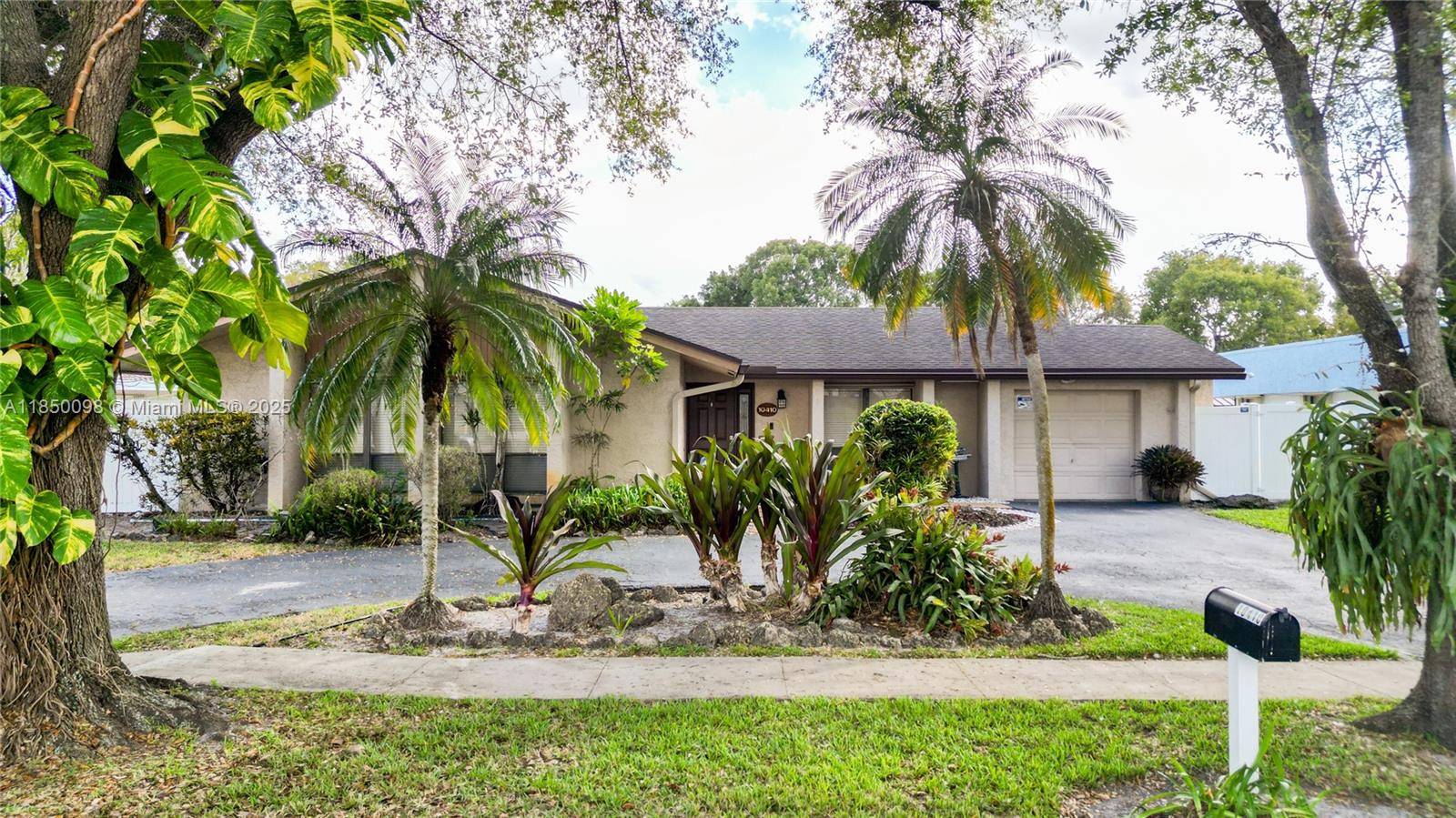 Back on the market due to Buyer's financing issues.