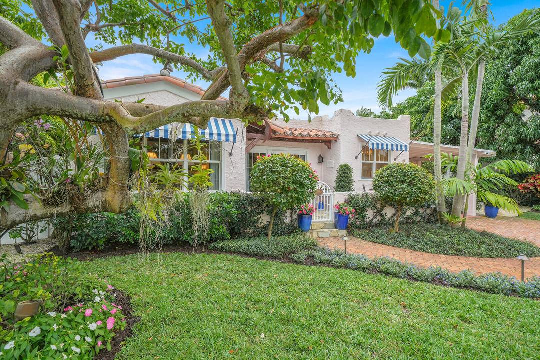Nestled in the heart of Del Ida, just moments from Atlantic Avenue, Delray Beach, and the ocean, this enchanting historic 1930 Mediterranean Revival residence known throughout the city as The ...