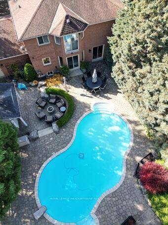 Executive Home in the heart of Caledon East.