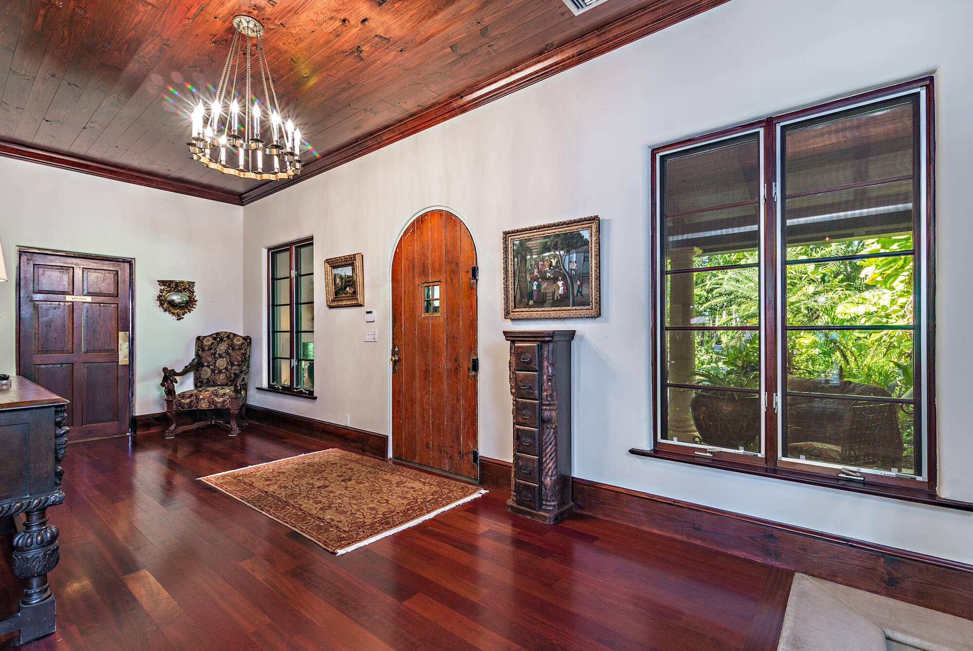 The Flagler House is a tropical waterfront oasis located in West Palm Beach on over an acre.