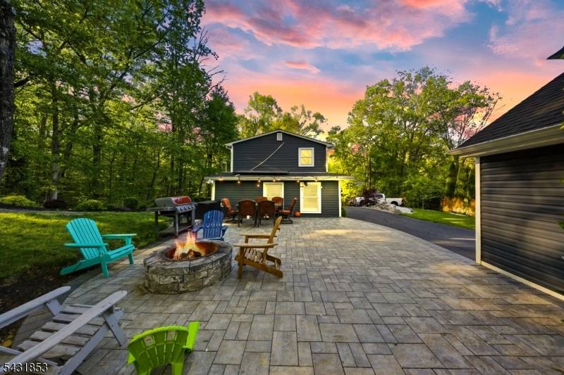 Tucked away on a private enclave off a dead end street, 47 Dupont Avenue offers a rare combination of privacy, land, versatility, and convenience in the heart of Haskell.