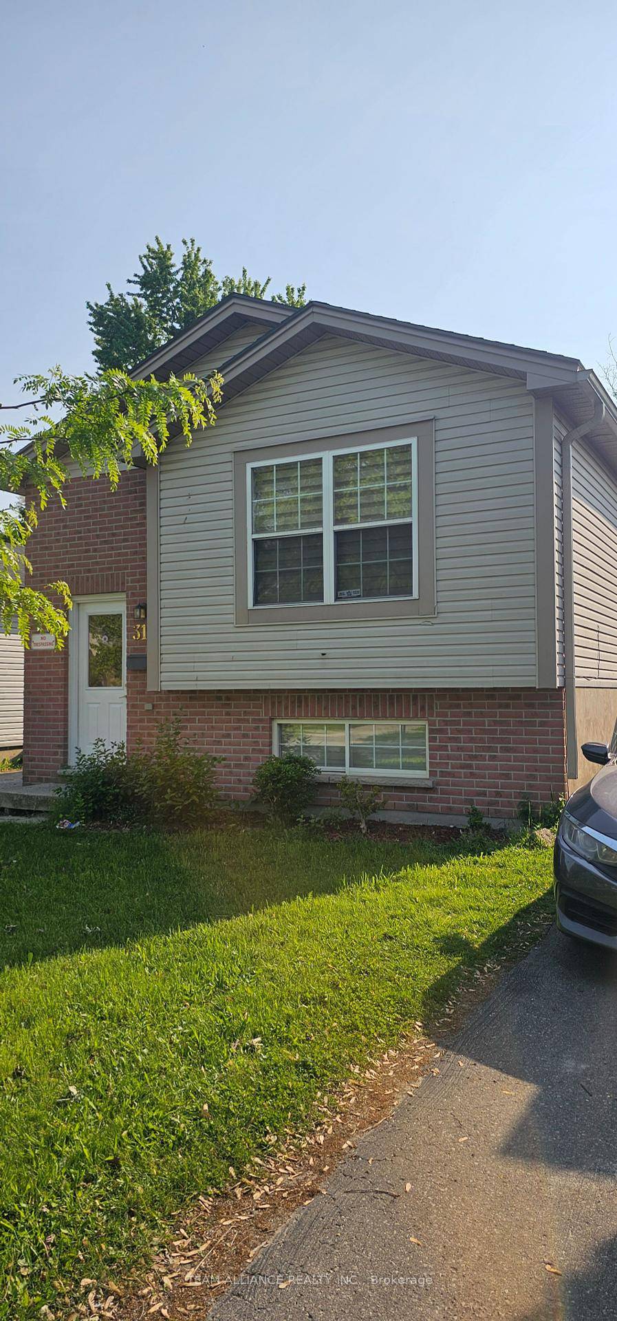 BRAND NEW FLOORING, KITCHEN, WASHROOMS, FRESH PAINTING, LED POT LIGHTS amp ; FURNACE WITH SIDESEPARATE ENTRANCE TO THE BASEMENT.