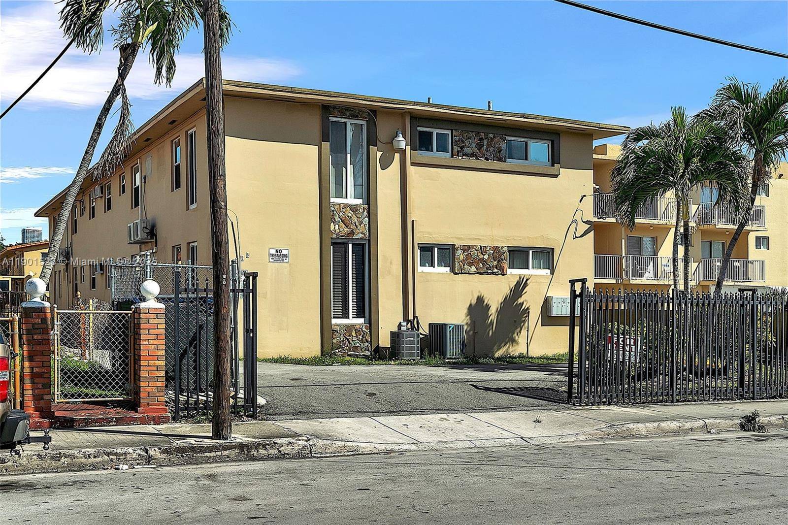 Exceptional 8 unit multifamily investment near LoanDepot Park.