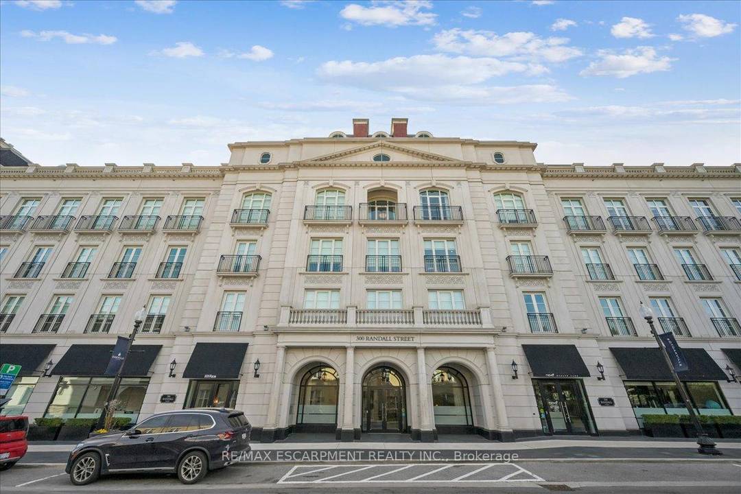 Welcome to one of Downtown Oakville's most celebrated residential addresses, imagined and brought to life by an exceptional local team, the internationally acclaimed luxury designer whose signature detailing elevates this ...