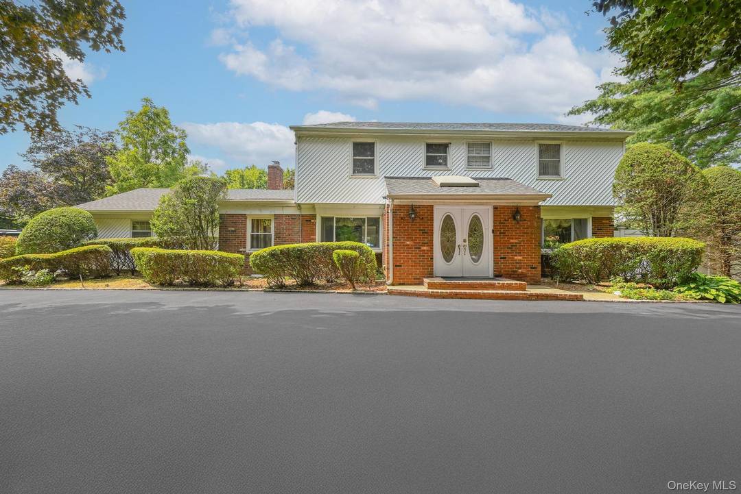 Welcome To Your Staycation Home Located Within Highly Rated Half Hollow Hills School District !