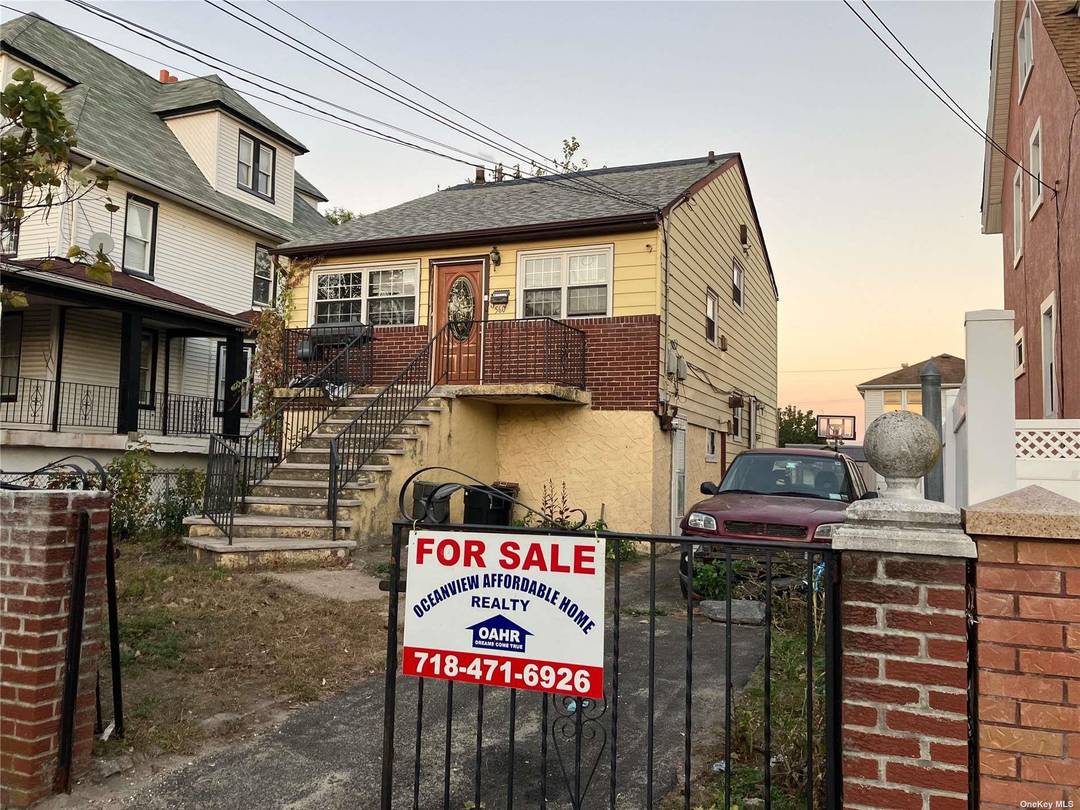 WELCOME TO THIS EXQUISITE 2 FAMILY IN THE HEART OF ARVERNE BY THE SEA AREA 5 BEDROOMSS AND 3FULL BATHROOMS SET UP AS 3BEDROM LR, FULL BATH EIK ON 2ND ...