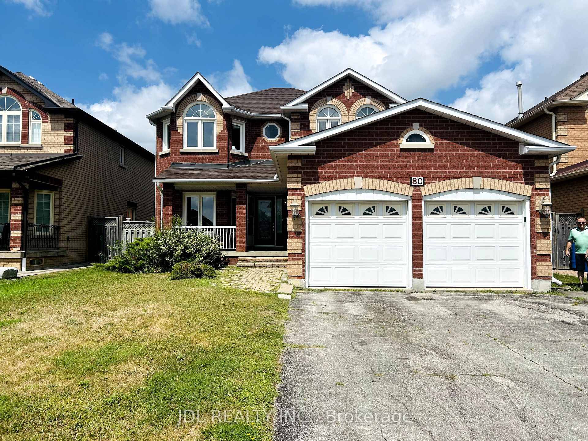 Bright amp ; Spacious Basement Apartment in Prime Vaughan Location !