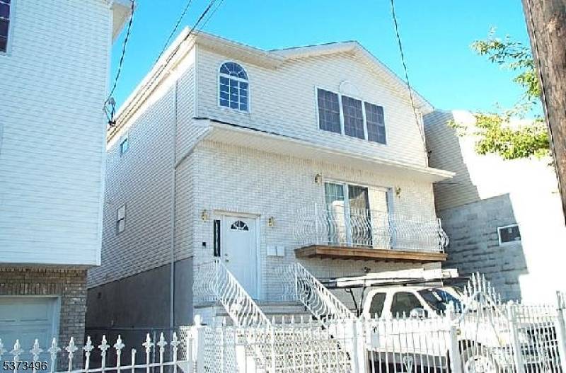 Your Next Investment or Forever Home Awaits !