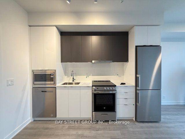 Client RemarksBrand New PROMENADE PARK TOWERS with Direct Access to Promenade Shopping Centre and all amenities nearby.