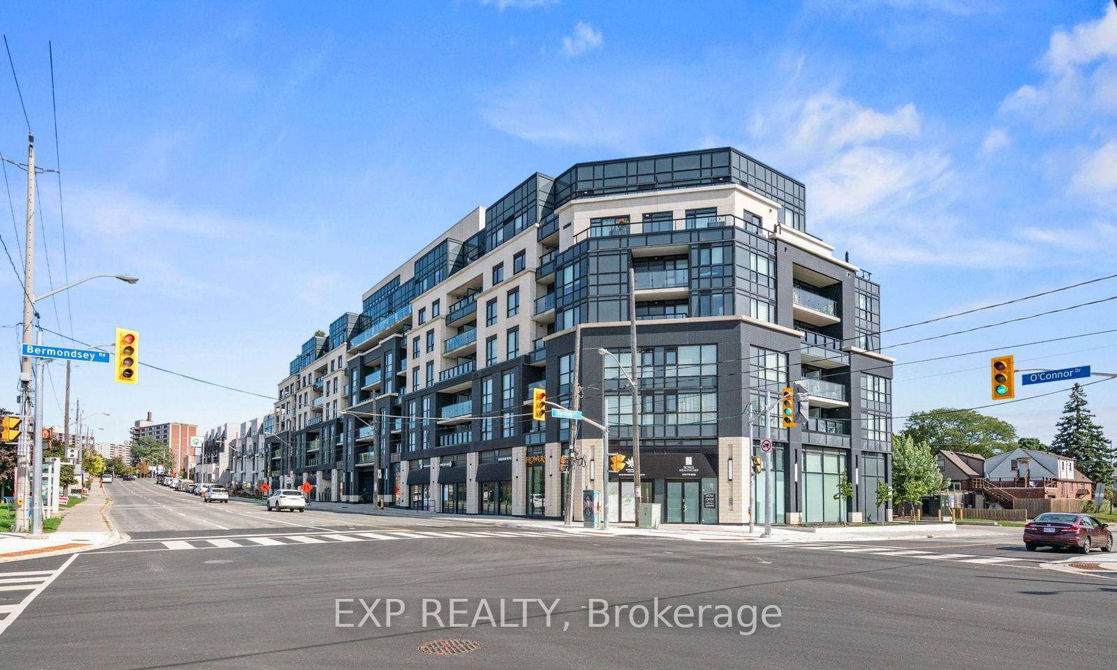 Beautiful and functional 1 1 unit that easily converts into a true 2 bedroom, each with its own full bathroom.