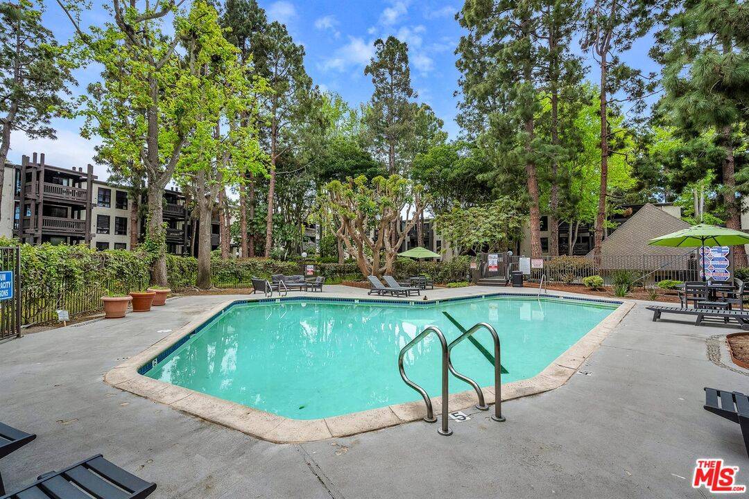 7765 W 91st St 2BR La