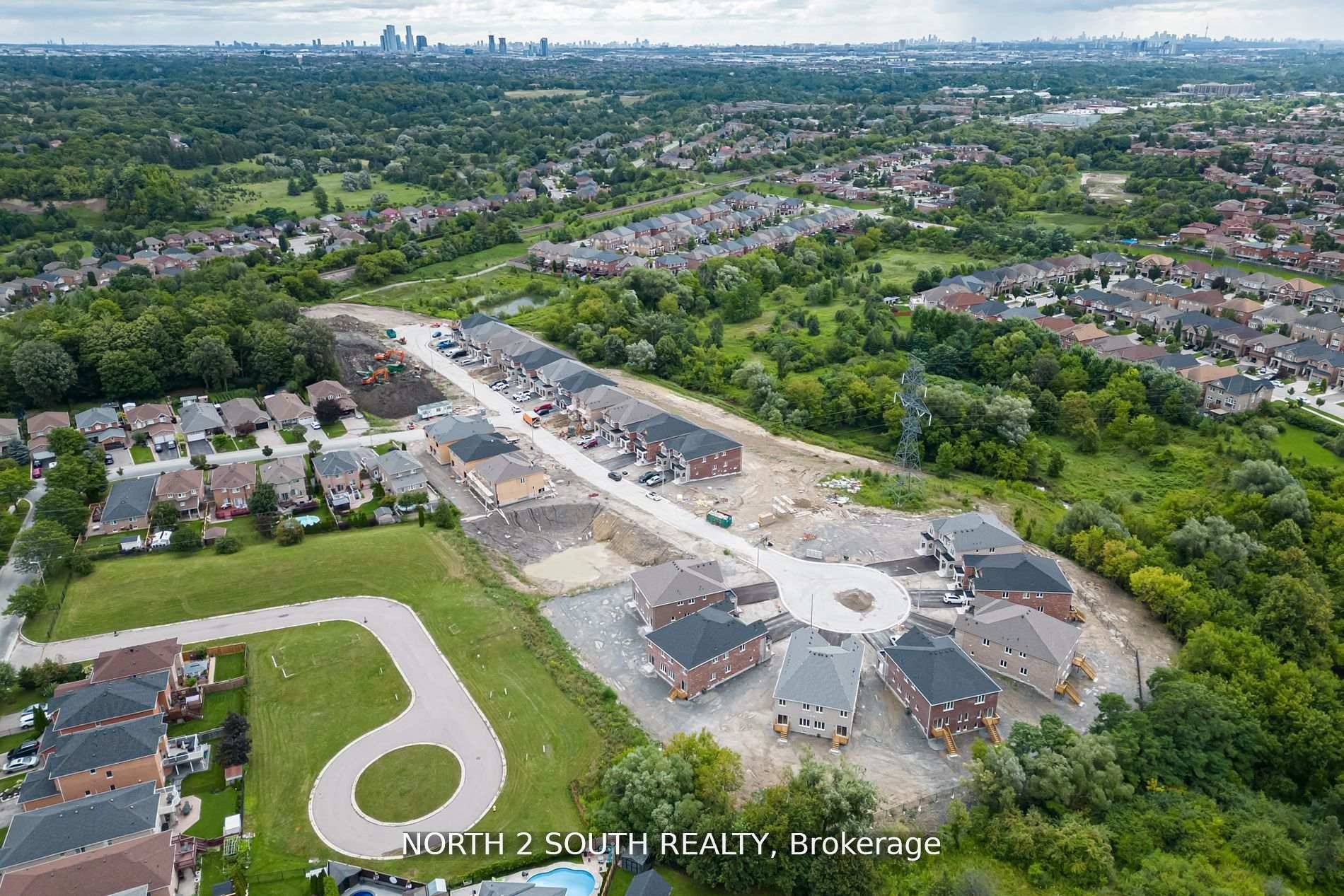 Nestled in the highly sought after community of West Woodbridge, Ravines of Rainbow Creek offers the perfect blend of convenience and modern elegance.
