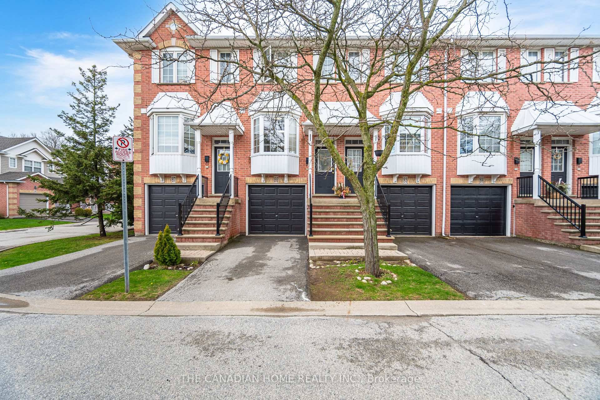 Welcome to 86 3480 Upper Middle Road, a beautifully updated 3 storey condo townhouse located in the highly sought after Tuck's Forest neighbourhood.