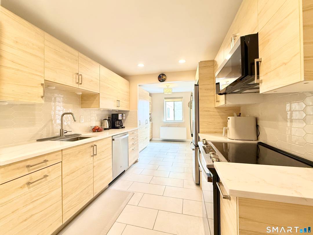 Modern Sophistication Meets New York Grandeur !