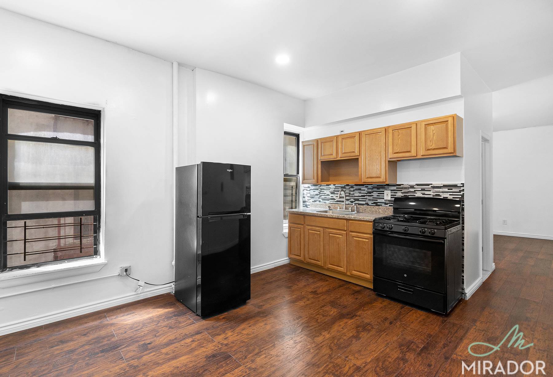 New to Market ! 218 Scholes A.