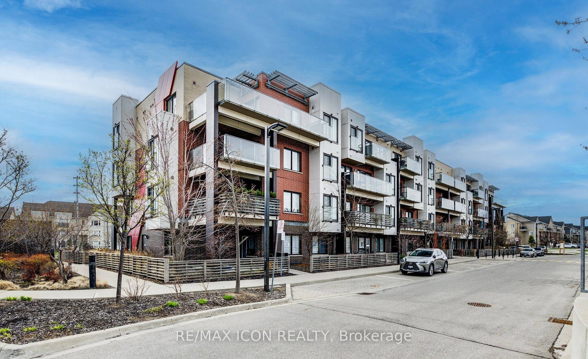 LOVELY AND CLEAN ! This beautiful 1 Bedroom Condo is Open Concept with 9 Foot Ceilings, Laminate Flooring, Neutral Colours, S S Fridge amp ; Stove one year old, Spacious ...