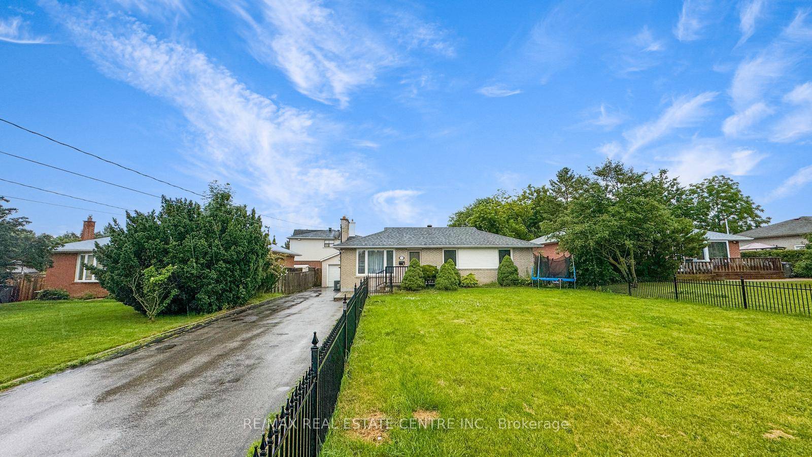 Building Permit IS AVAILABLE, Move In As Is Or Build Your Own Luxury Custom House On North East Facing 61 X 125 Ft Massive Flat Lot, R3 Zoning, Survey Available.