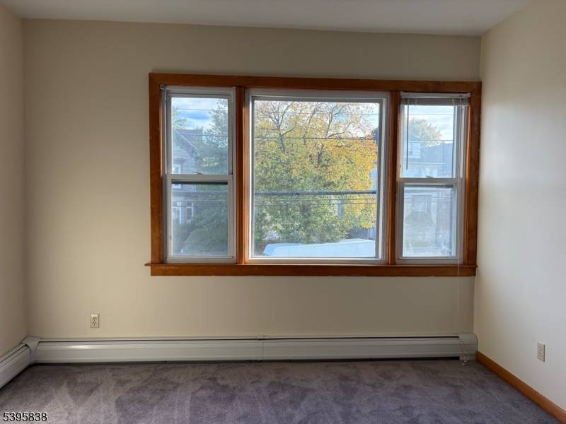 Fantastic investment opportunity in the heart of Clifton !