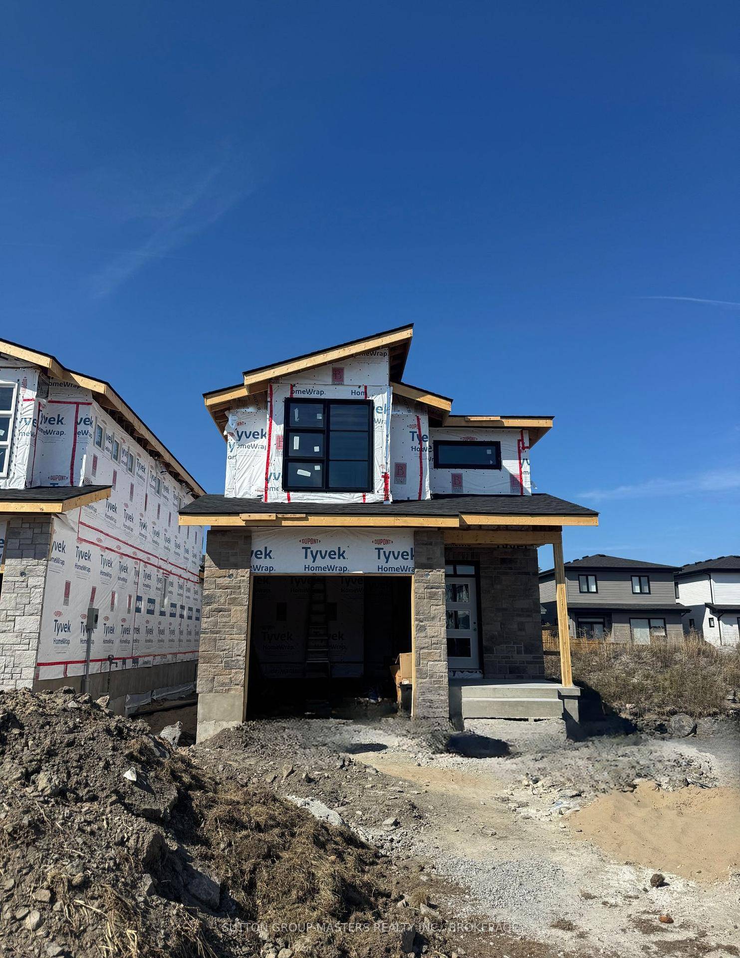 Welcome to 218 Superior Drive in Amherstview, Ontario !
