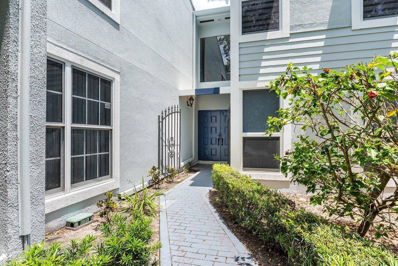 Wow ! Want a large property in a great school district for under 400K ?