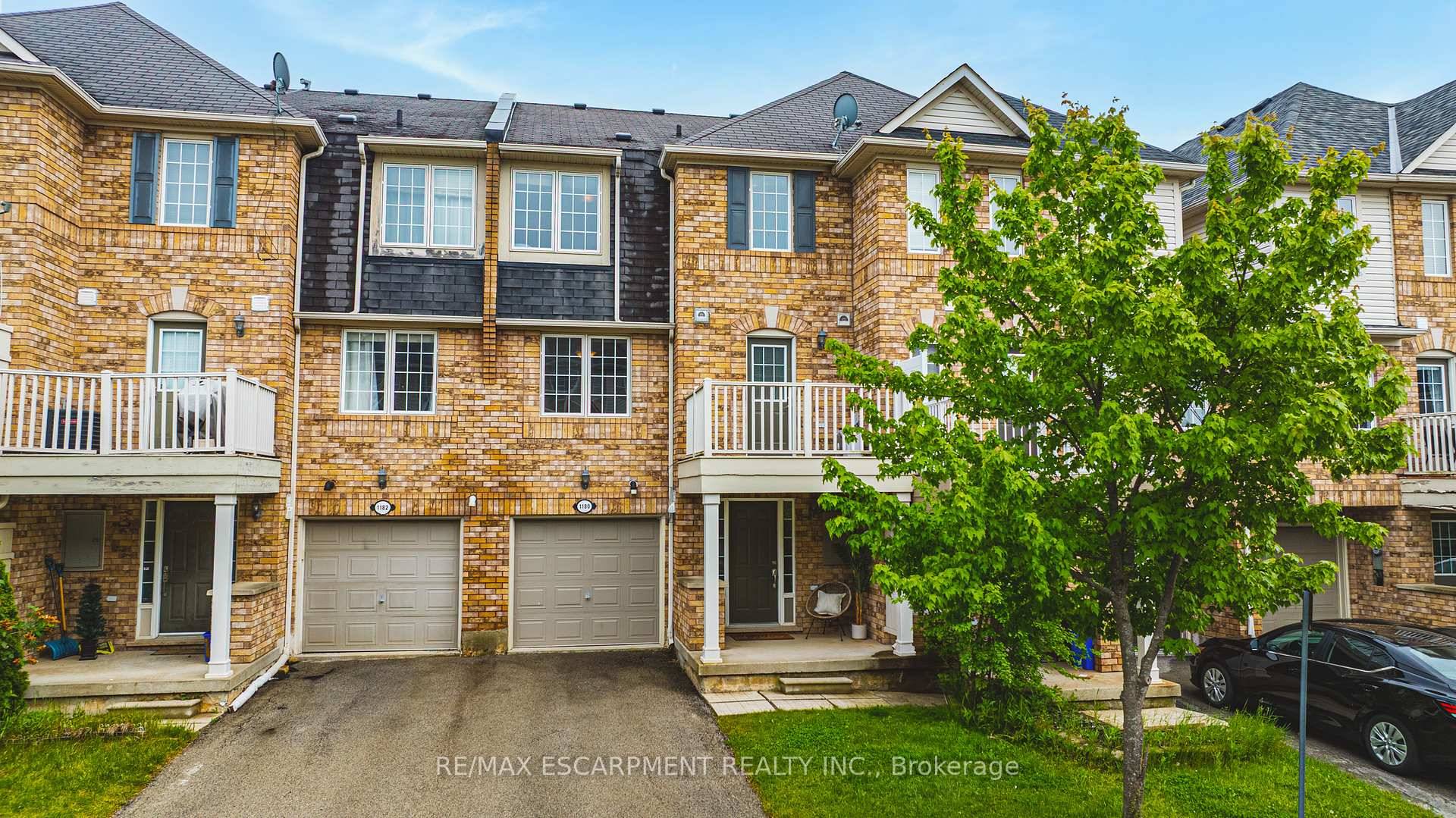 Gorgeous Freehold Townhome in the Heart of Beaty !