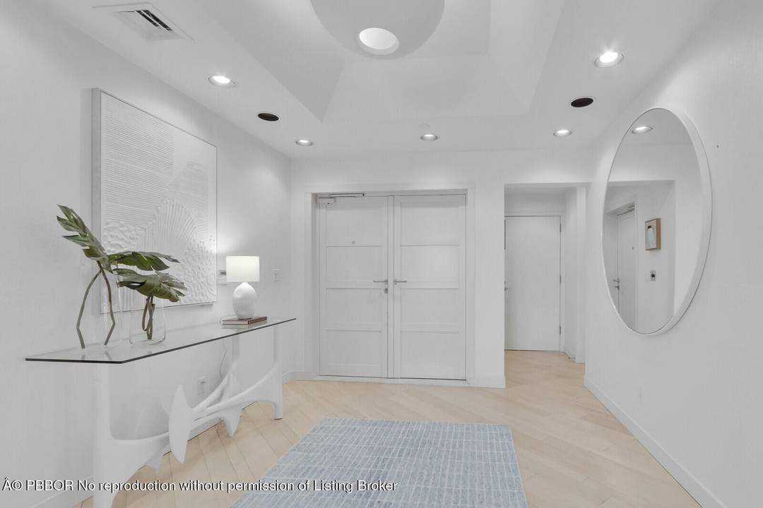 A special opportunity to live in a full service condominium facility.