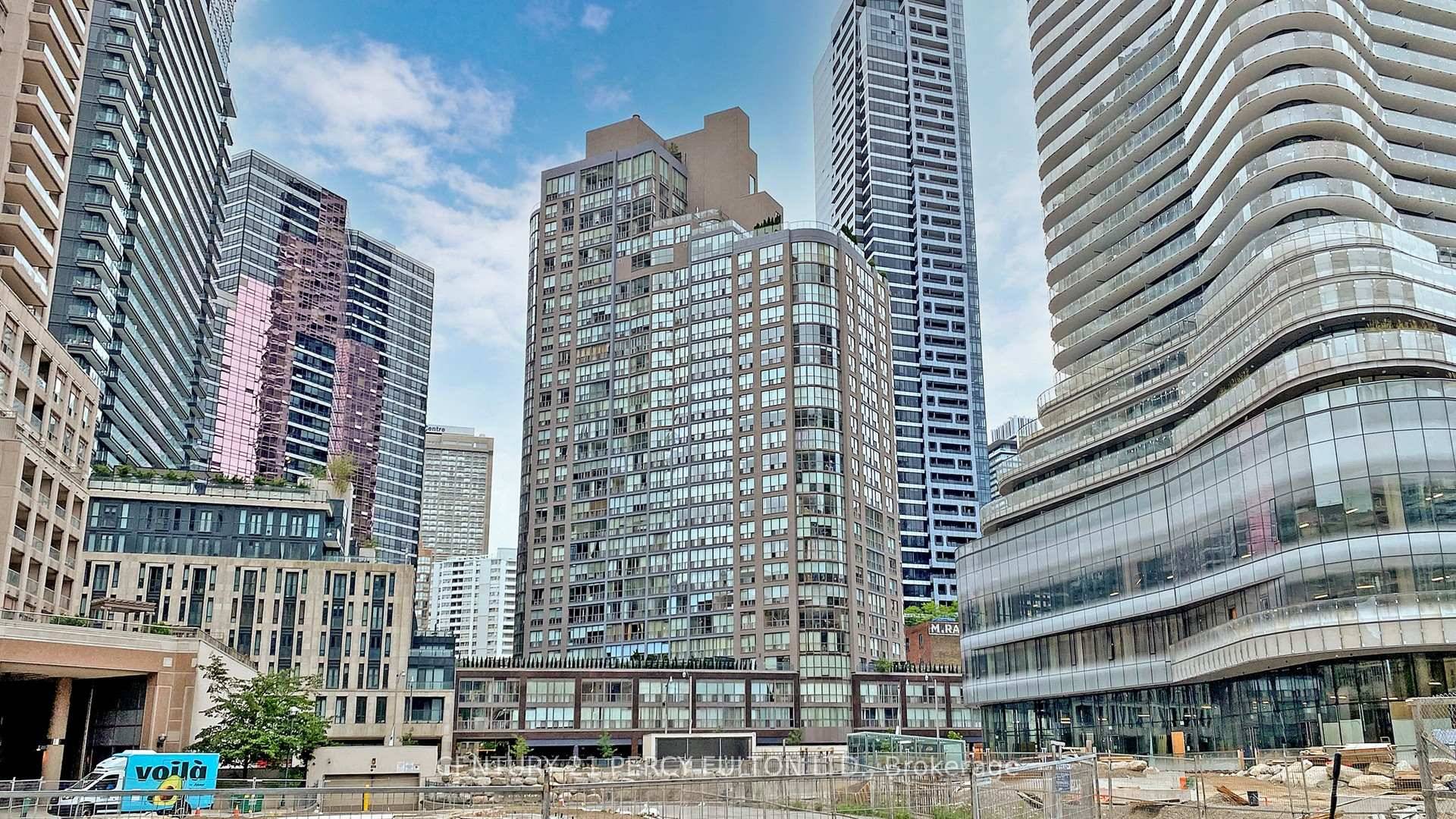 Fantastic Downtown 'Century Plaza' !