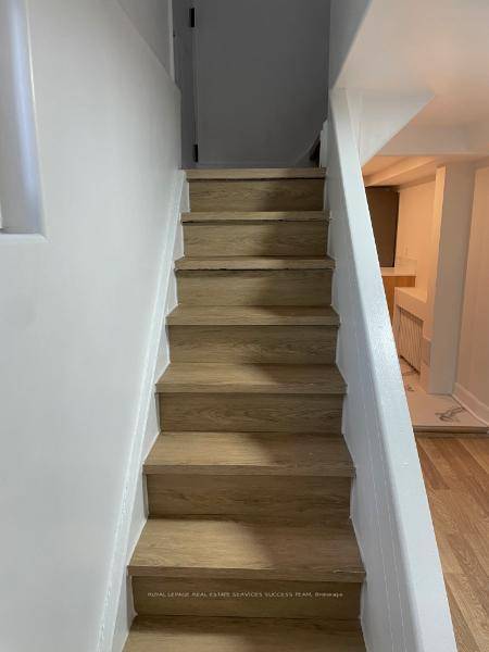 Location ! Location ! Looking for a modern, all inclusive apartment with high speed internet ready for you to move in ?