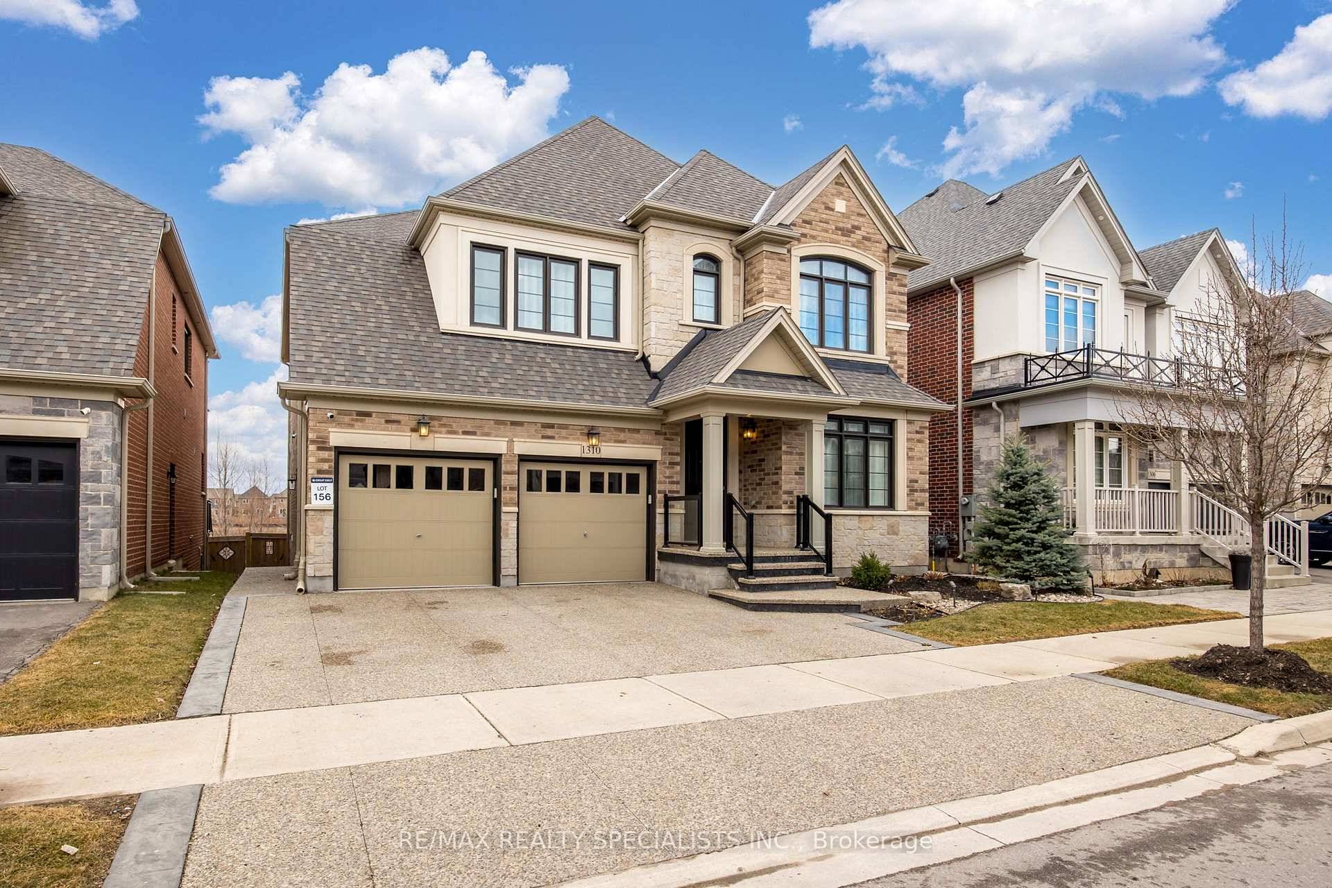 LUXURIOUS EXECUTIVE HOME WITH RAVINE VIEWS amp ; INCOME POTENTIAL Welcome to this stunning Great Gulf built executive home in the highly sought after Ford neighborhood !