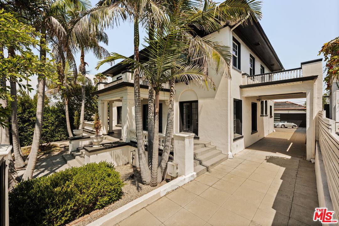 564  N Normandie Ave 4BR Mid Wilshire La